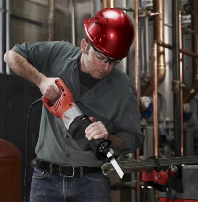 [A] (MIL-6538-21) SIERRA SABLE CARRERA 1 1/4 0-2,800 CPM 15 AMP (1,800 W) ESTUCHE