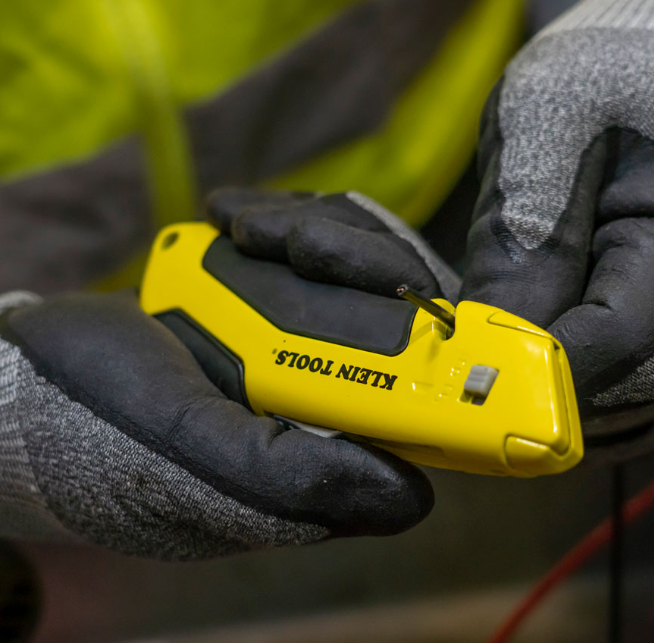 [A] (KLE-44133) NAVAJA MULTIUSOS RETRACTIL KLEIN - KURVE