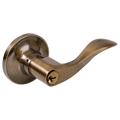 [LOC-20MA] MANIJA TUBULAR CURVA FUNCION ENTRADA Y RECAMARA, LATON ANTIGUO, LLAVE ESTANDAR, BLISTER
